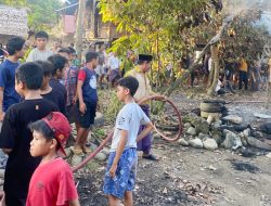 Aksi Heroik Pasangan ABM, Rahmat Bantu Petugas Damkar Padamkan Kobaran Api di Rumah Warga