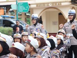 Penuh Ceria, TK Pertiwi Belopa Wisata Edukatif ke Satlantas Polres Luwu