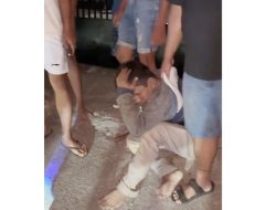 Terciduk Curi Aki Mobil, Residivis Pelaku Pencurian Babak Belur Diamuk Warga hingga Diarak ke Polsek Bua